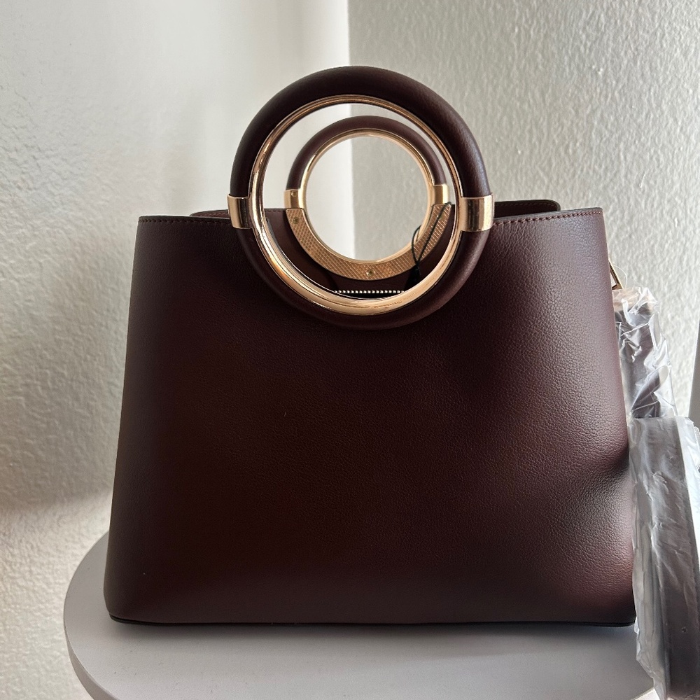 Versatile rich brown color